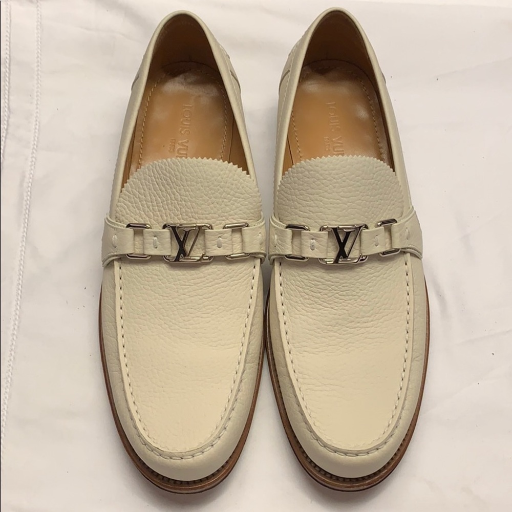 Slighty worn Louis Vuitton loafers. 100% Authentic